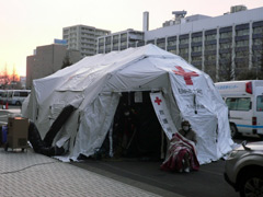 Military personnel work inside a DRASH command center.